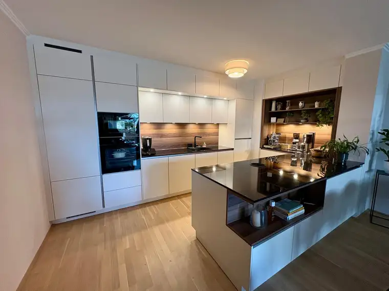 Neuwertige Erdgeschosswohnung mit großer, überdachter Terasse und Garten - PROVISIONSFREI