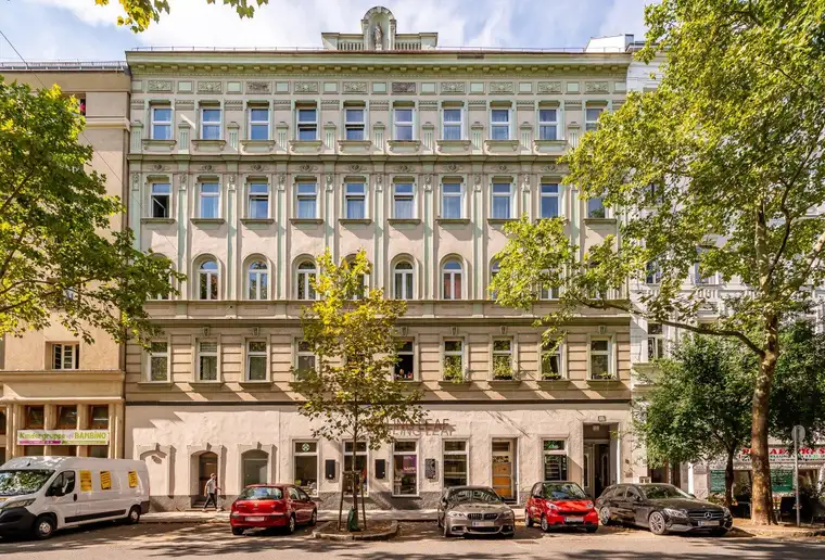 Julia Kolarik, JuNi Immobilien GmbH