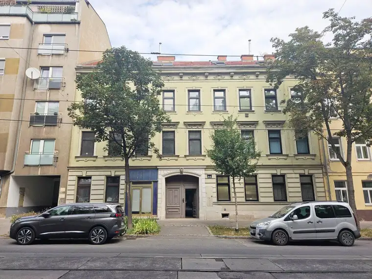 Perfekte WG-Wohnung in bester Lage mit separaten Küchen und Bädern!