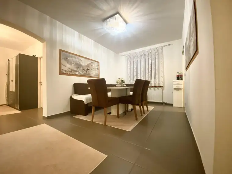 Idylle &amp; Komfort - Wohnung mit 5 Zimmern in Asten, Vollsanierung, Balkon &amp; Stellplatz