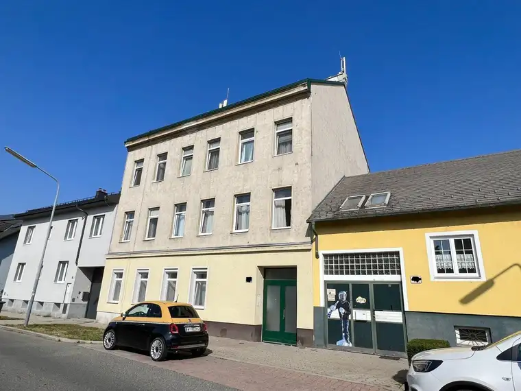 ANLEGER AUFGEPASST - ZINSHAUS MIT VIEL POTENZIAL