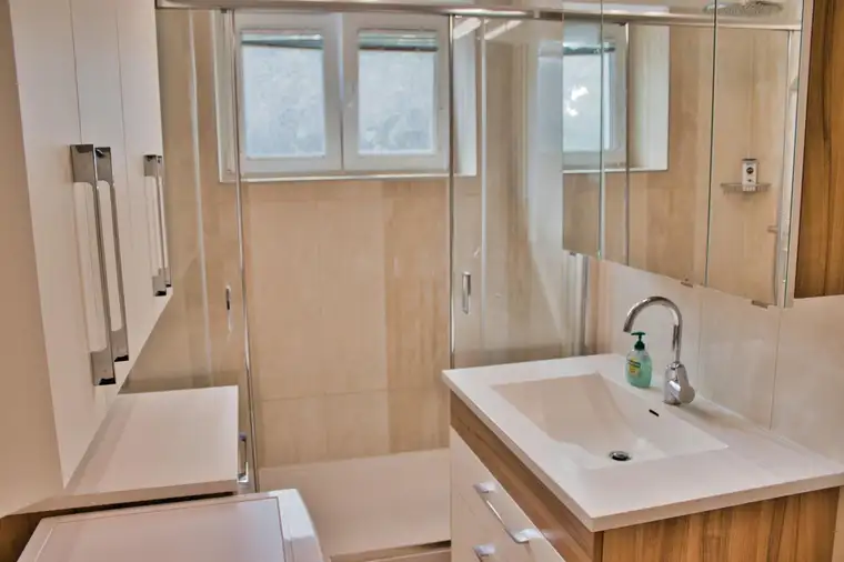 BEFRISTET VERMIETETE, MODERNE TRAUMWOHNUNG IN TOP LAGE