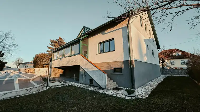 EINZIGARTIGER FAMILIENTRAUM MIT WUNDERSCHÖNEM GARTEN!