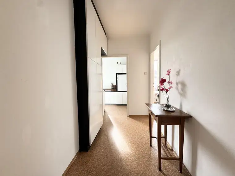 HELLE DACHGESCHOSSWOHNUNG SAMT GROßZÜGIGER TERASSE | 2. Bezirk