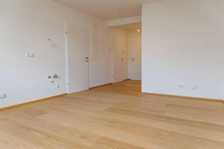 HELLE, SANIERTE 2-ZIMMER-WOHNUNG IN ZENTRALER LAGE
