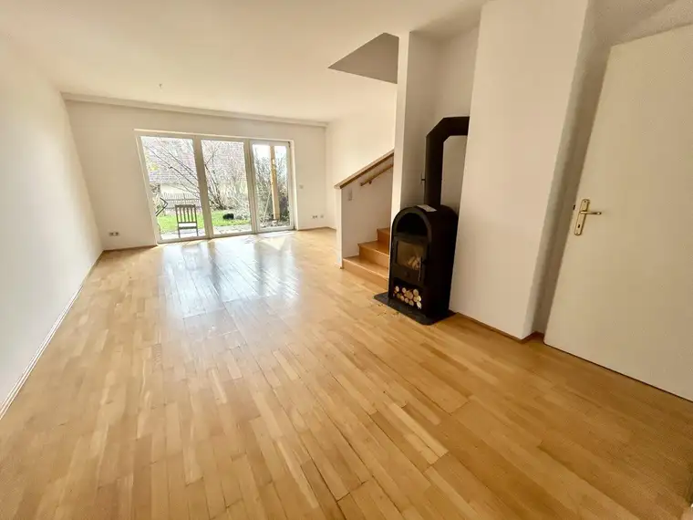 Wohnen mit Weitblick – Stilvolles Reihenhaus in Traumlage