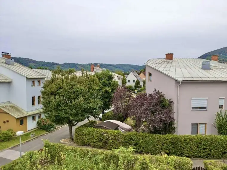TRAUMHAFTE 5-ZIMMER-MAISONETTE MIT GRÜNBLICK