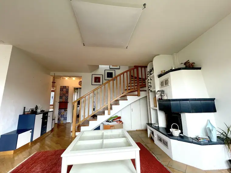 WUNDERSCHÖNE 4-ZIMMER-WOHNUNG MIT GRÜNBLICK