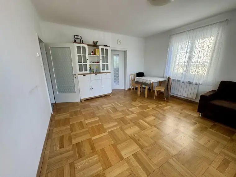 GEMÜTLICHE 2-ZIMMER-WOHNUNG IN BRUNN am GEBIRGE – Ihr neues Zuhause auf 55 m²!