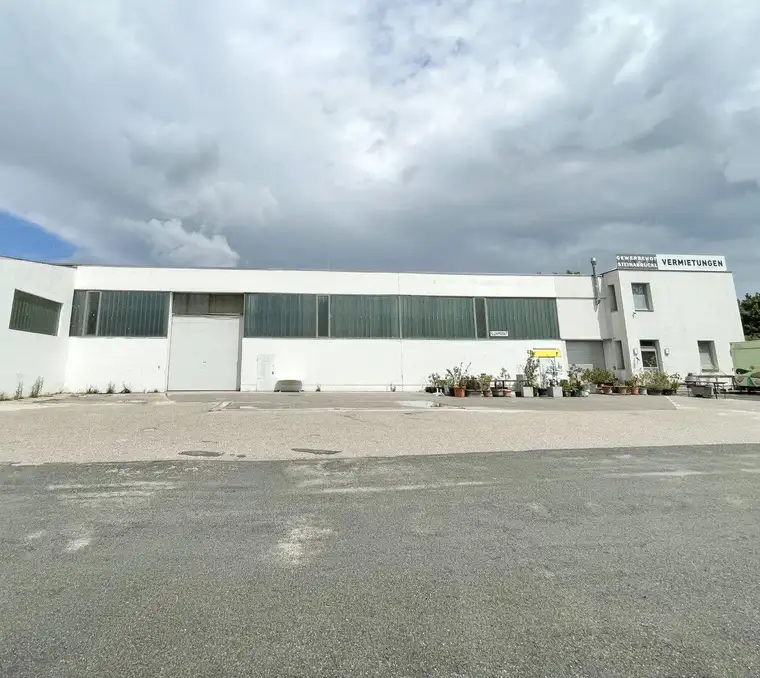 1.140m² PLATZ IN TOP LAGE - VIELFÄLTIGE LAGERHALLE FÜR IHREN BETRIEB