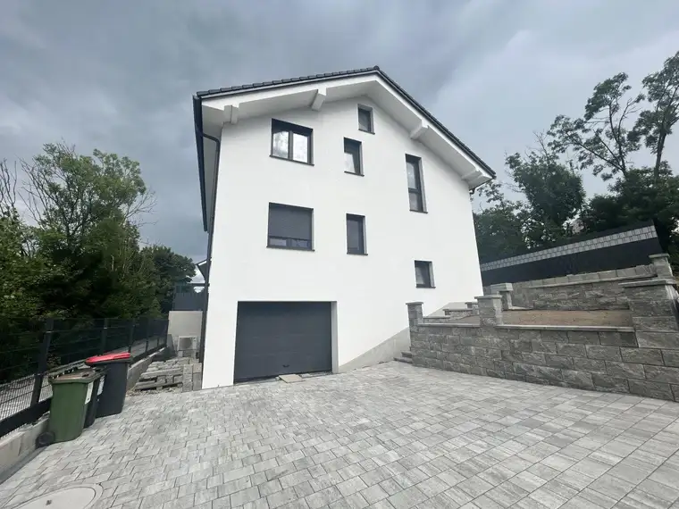 IHR TRAUM VOM EIGENHEIM! Neuwertiges Einfamilienhaus mit 171m2 Wohnfläche, großem Garten und Garage!