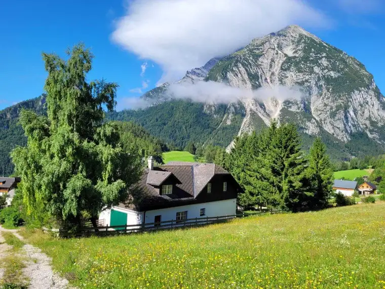 Traumhaus in Pürgg: 270m², 5 Zimmer, Balkone, Terrasse, Garage – Ihr neues Zuhause!