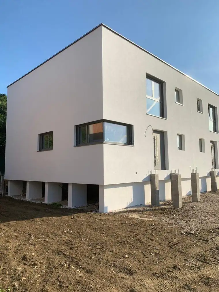 FERTIGGESTELLT IN KÜRZE! NUTZEN SIE JETZT NOCH DIE GELEGENHEIT! ENERGIEEFFIZIENTE ERSTBEZUGSHÄUSER SUCHEN IHRE BESITZER!