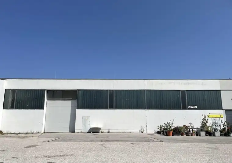 VIELFÄLTIGE LAGERHALLE FÜR IHREN BETRIEB