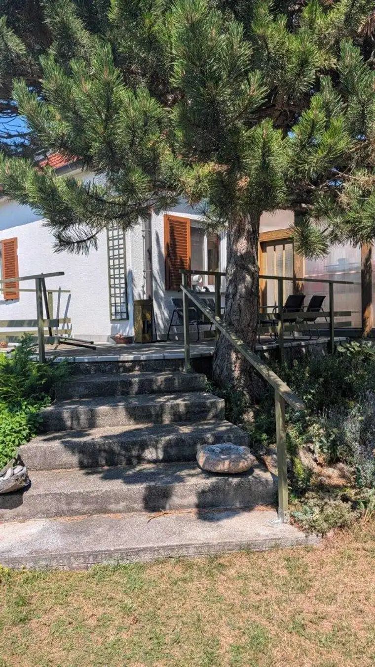 Gepflegtes Einfamilienhaus mit Wintergarten und großem Garten in ruhiger Wohnlage