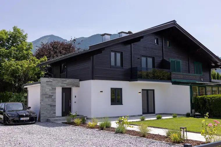 Neu sanierte Doppelhaushälfte mit Garten in Seenähe &amp; traumhaftem Bergblick