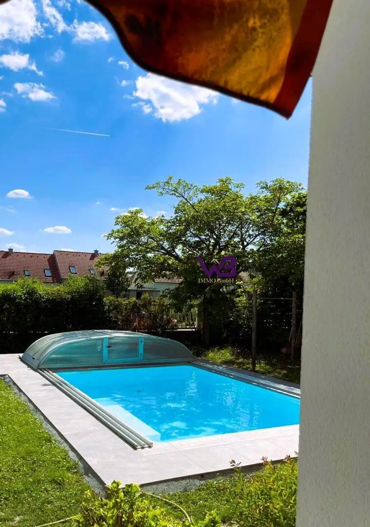 Großzügiges Einfamilienhaus mit Garage und Swimmingpool in einer begehrten Lage von Hagenbrunn!