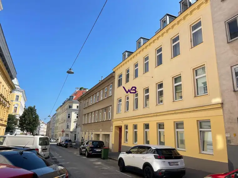 Neu Saniert - 2 Zimmerwohnung in U-Bahn-Nähe!