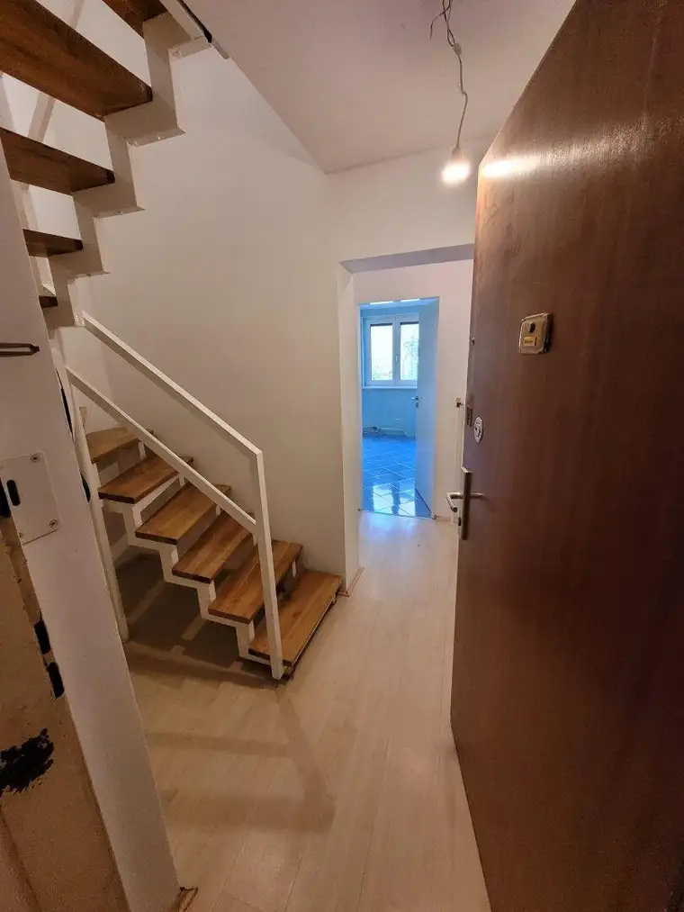 Hameaustraße: Maisonette in Grünruhelage mit Schwimmbad