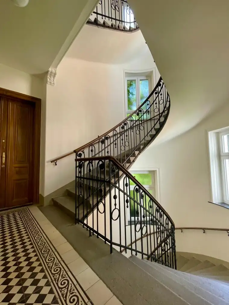 Rohdiamant im 14. Bezirk – Altbauwohnung mit Potenzial in Top-Lage zum Sanieren &amp; Gestalten!