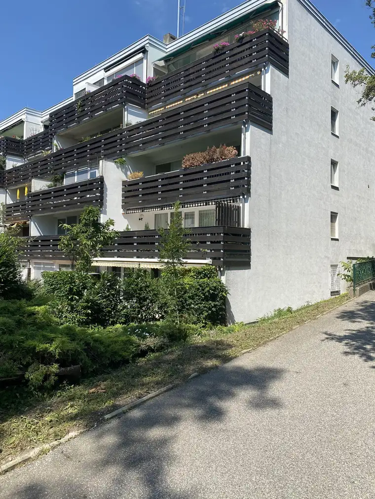 PRIVATVERKAUF! Sehr gepflegte, helle 128 m2 grosse Eigentumswohnung mit Terrasse,Garage und Stellplatz zu kaufen!
