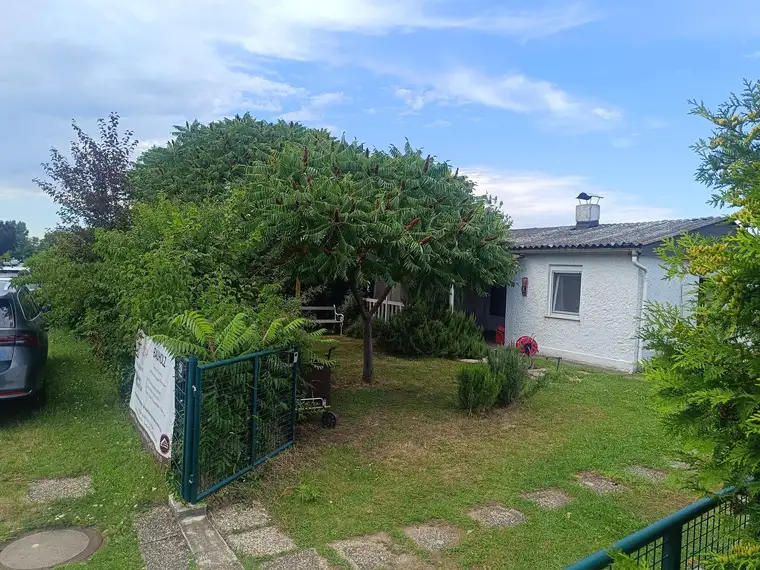 Idyllischer Bungalow auf Pachtgrund mit Garten und Gästezimmer 