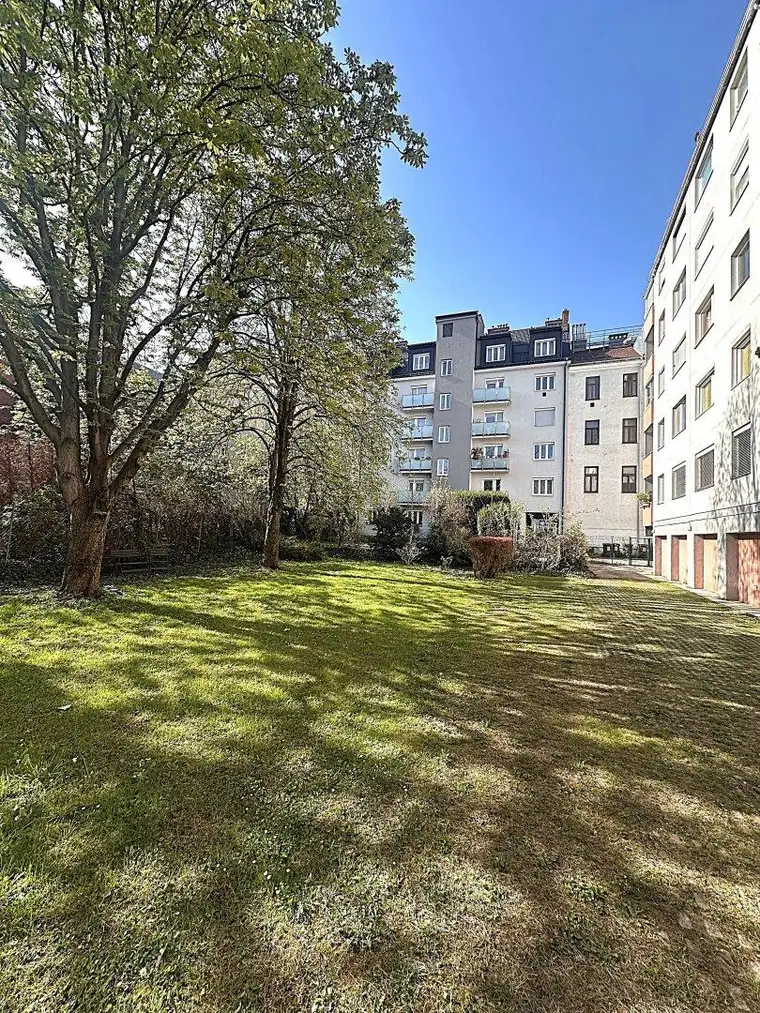 PERFEKTE LAGE - Helle 3-Zimmer-Wohnung mit separater Küche und LOGGIA beim Floridsdorfer Bahnhof zentral gelegen