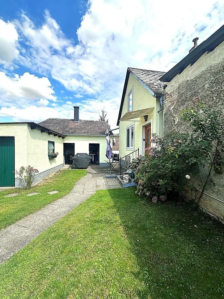 Idylle trifft Stadtnähe – Ihr Eigenheim im Weinviertel 81m² Wohnfläche mit Ausbaupotential und 270m² Grundstück