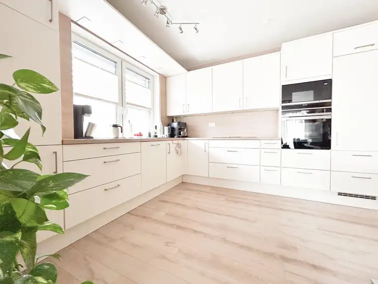 Attraktive 3-Zimmer-Wohnung mit Terrasse in ruhiger Lage von Bad Deutsch-Altenburg – inklusive 2 Kfz-Stellplätze