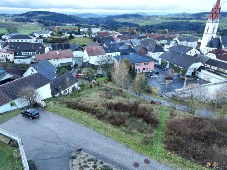 Attraktives Gewerbegrundstück mit Traumhafter Aussicht und bester Infrastruktur