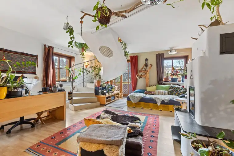 Wohlfühl-Oase: Stilvolle Wohnung mit Wendeltreppe in Wilhering