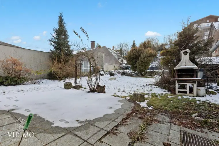 Modernisiertes Mehrfamilienhaus mit zwei separaten Wohneinheiten &amp; großem Garten im Zentrum von Waldhausen