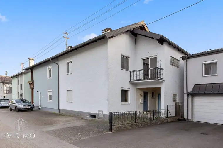 Seltene Gelegenheit: Doppelhaushälfte mit zwei Wohneinheiten, Garten &amp; Garage – Ihr Zuhause mit Potenzial in Attnang-Puchheim!