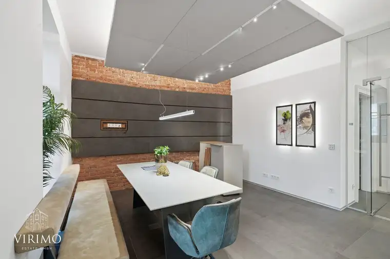 Repräsentatives Büro im Linzer Stockhofviertel mit großem Balkon, vielseitigen Nebenflächen