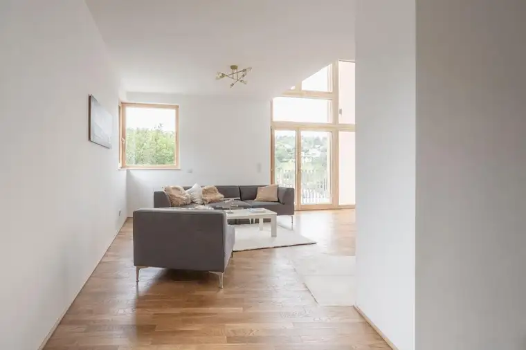 Exklusive Familienvilla im grünen Klosterneuburg mit Panoramapool &amp; Premium-Ausstattung