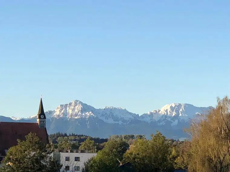 Villa mit großer Panoramadachterrasse und unverbaubarer Traumaussicht in absoluter Ruhelage (provisionsfrei)
