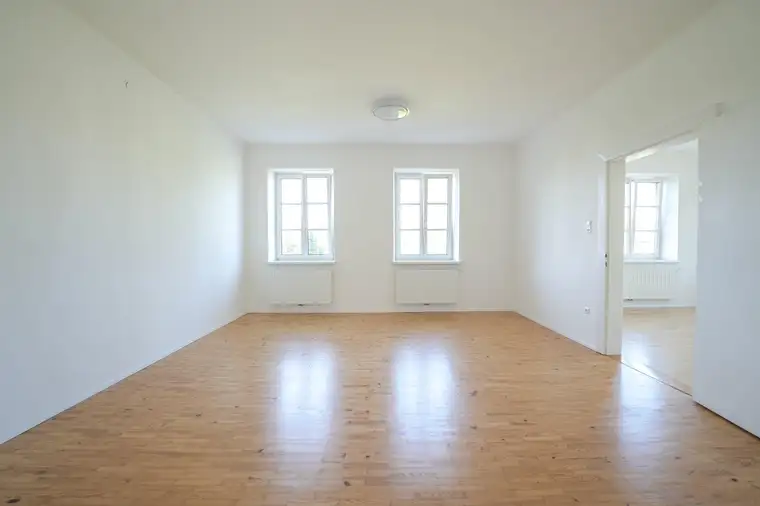 Helles Büro oder Praxis in Wels: 92m², 3 Zimmer, gepflegt und perfekt ausgestattet!