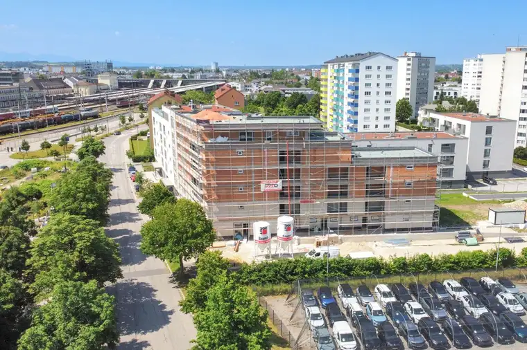 Provisionsfrei - Traumhafte 2-Zimmer-Wohnung in Wels: Erstbezug mit Balkon