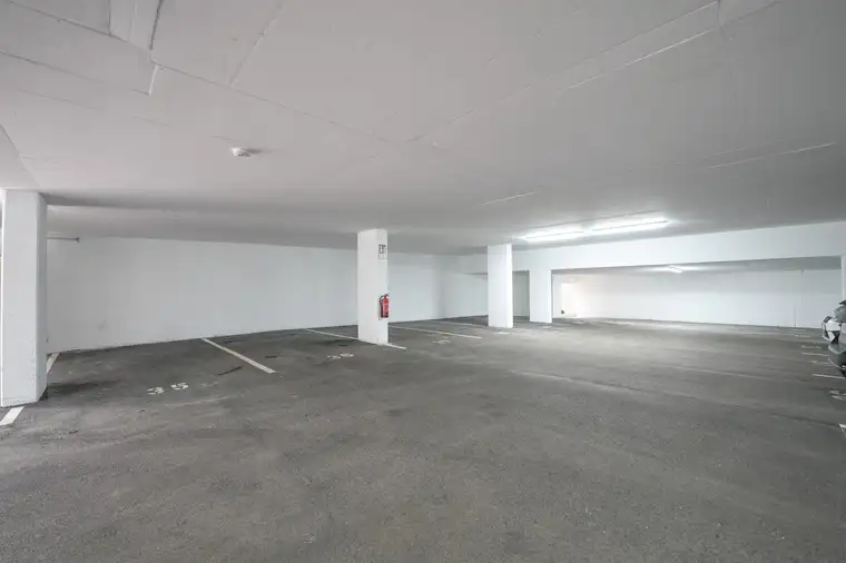 Tiefgaragenstellplätze nahe Bahnhof in Wels/Neustadt zu vermieten