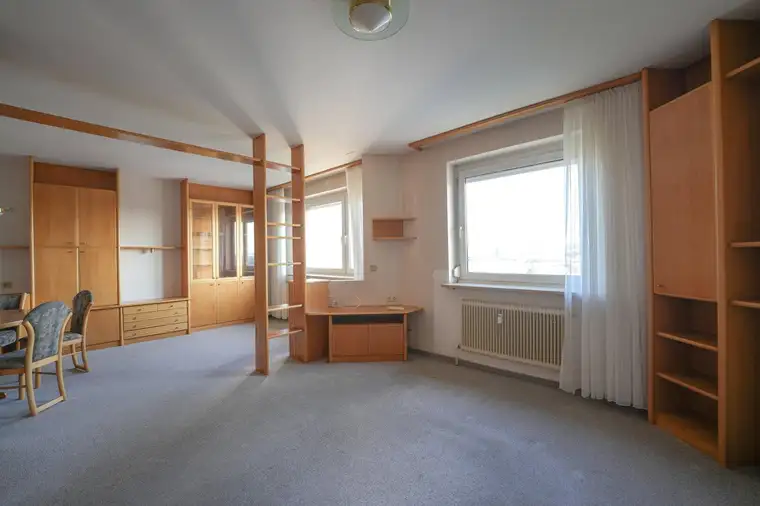 Großzügige 4-Zi-Wohnung mit Loggia in Wels - Neustadt