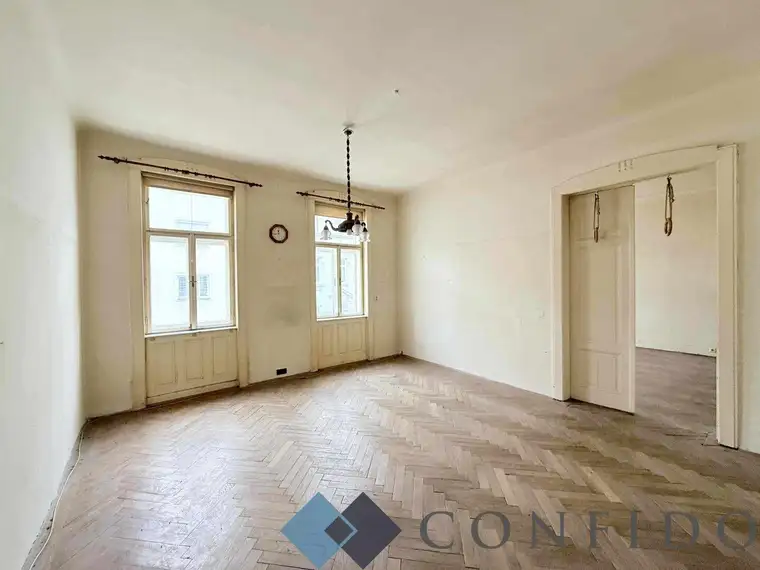 AM KLOPSTEINPLATZ - Sanierungsbedürftige 3 Zimmer Altbauwohnung