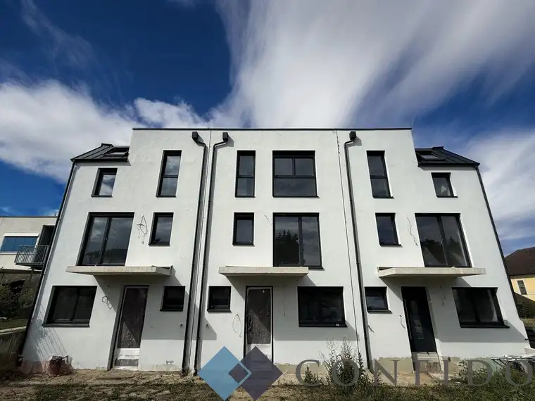 Kurz vor der Fertigstellung - Hochwertig und modern ausgestattetes Eckreihenhaus inmitten von Vösendorf!