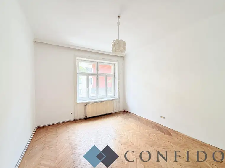 WOHNUNGSEIGENTUM AM STÖBERPLATZ - Sanierungsbedürftige 2 Zimmerwohnung im Hochparterre!