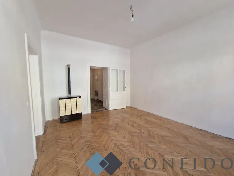 WOHNUNGSEIGENTUM AM STÖBERPLATZ - Sanierungsbedürftige 2 Zimmerwohnung im Hochparterre!