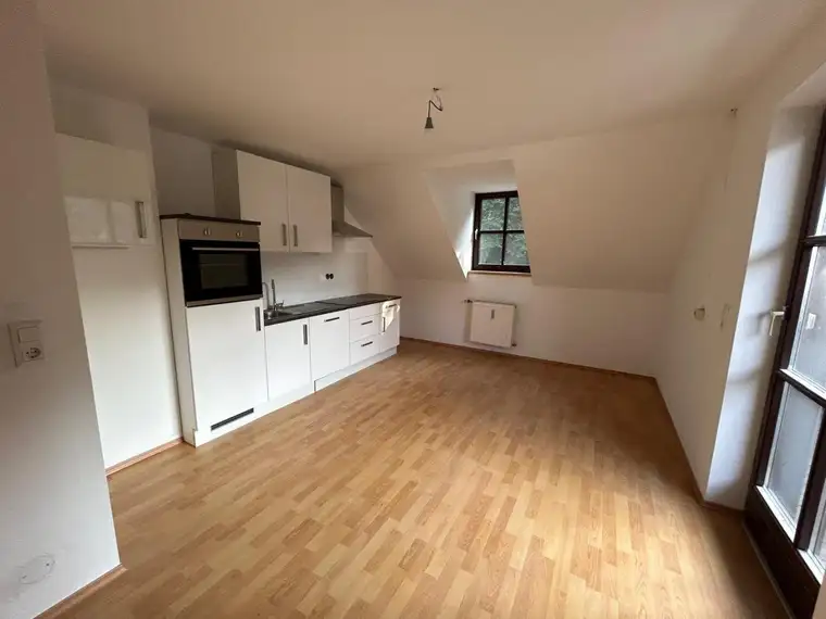 Erstbezug nach Sanierung - Modernes Wohnen in Gamling - 1. OG mit 63.99m² - Fertigstellung  JUNI 2024