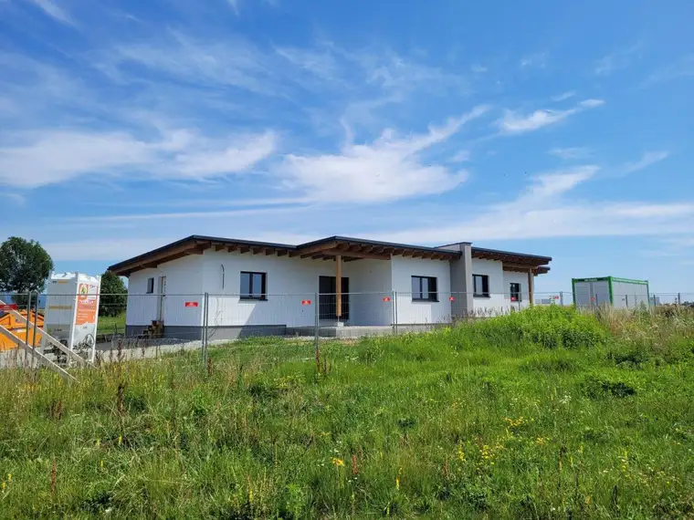 PROVISIONSFREI - DOPPELHAUSHÄLFTE - NIEDRIGENERGIEHAUS
