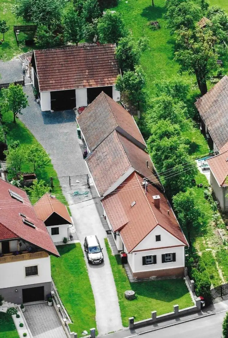 SANIERTES EINFAMILIENHAUS IN ABSOLUTER TRAUMHAFTER RUHELAGE