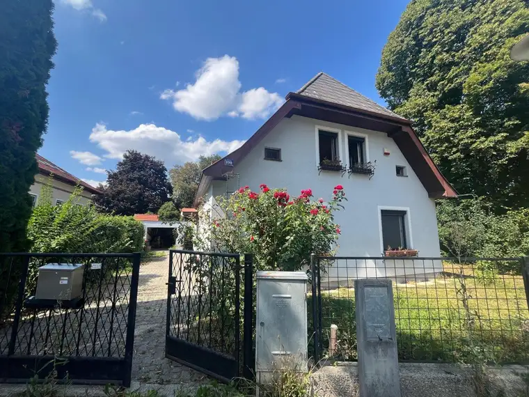 Lassen Sie sich verzaubern! Einfamilienhaus mit wunderbarem Garten in den Wiener Alpen