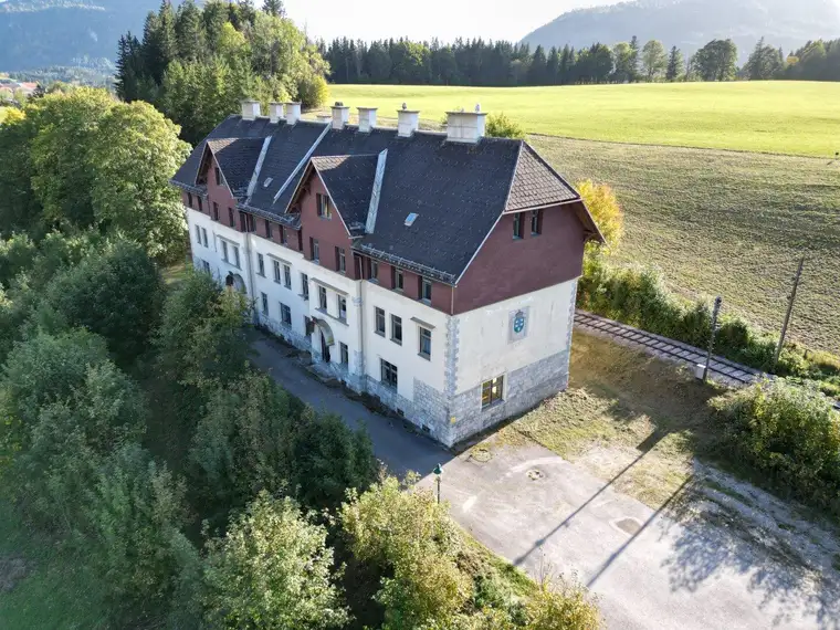 Zinshaus in Mariazell mit 7.000 m² großem Grundstück in sonniger Ruhelage