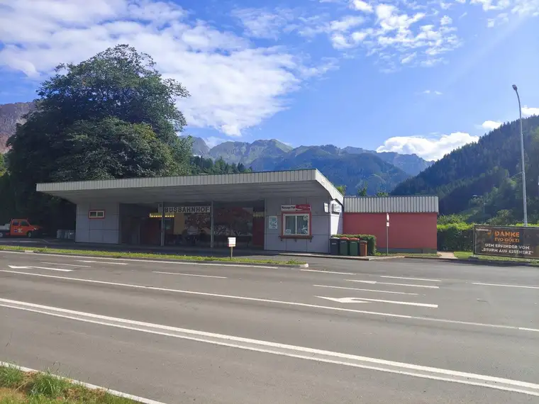 Vielseitige Top-Lage-Location für Frühstücks-, Mittags- &amp; Bistro-Location oder Büro/Dienstleistungsstation nutzbar